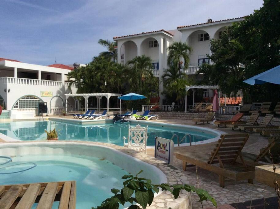 Lush Tropical Apartment Located In A 4-Star Resort 拉纳韦贝 外观 照片