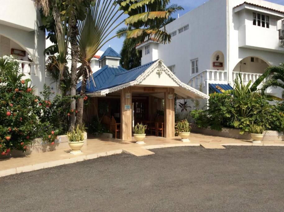 Lush Tropical Apartment Located In A 4-Star Resort 拉纳韦贝 外观 照片