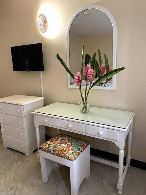 Lush Tropical Apartment Located In A 4-Star Resort 拉纳韦贝 外观 照片