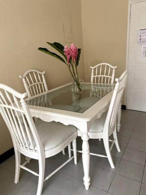 Lush Tropical Apartment Located In A 4-Star Resort 拉纳韦贝 外观 照片