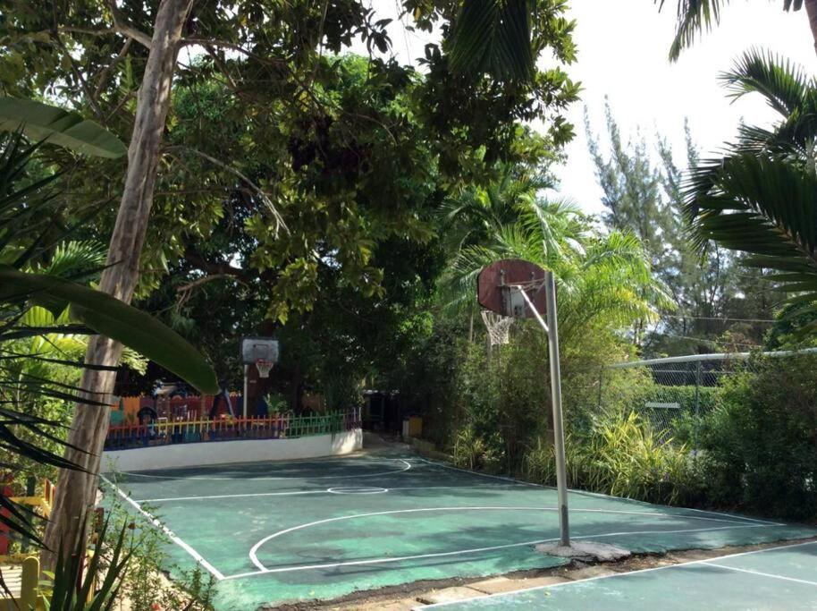 Lush Tropical Apartment Located In A 4-Star Resort 拉纳韦贝 外观 照片