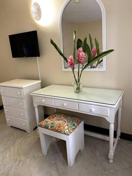 Lush Tropical Apartment Located In A 4-Star Resort 拉纳韦贝 外观 照片